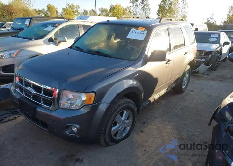 2010 Ford Escape Xlt z USA, uszkodzony, nr VIN 1FMCU0D75AKA35465